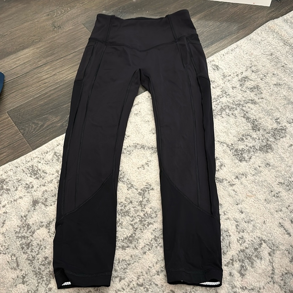 Lululemon wonder under running legions with pockets 4